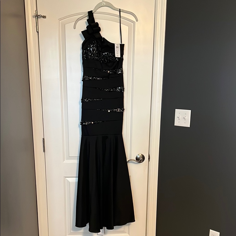 Cache Vintage Elegant Black One-Shoulder Dress NWT
